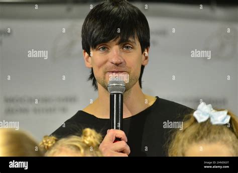  Dmitry Koldun 的 星空奇遇：俄羅斯歌星與神秘的星體圖案